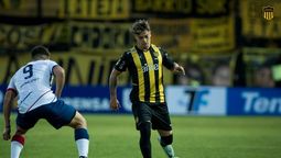 altText(Peñarol ganó uno 1a 0 a San Lorenzo en el Campeón del Siglo)}