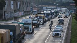 altText(Camioneros autoconvocados reclaman derogación inmediata de la Guía de Carga)}