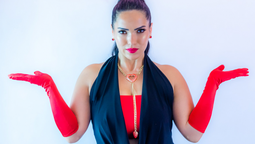 altText(Majo y la del 13 este jueves en el Mercado Agrícola)}