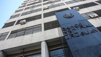 BCU obliga a financiera a detener las retenciones de salarios y pasividades