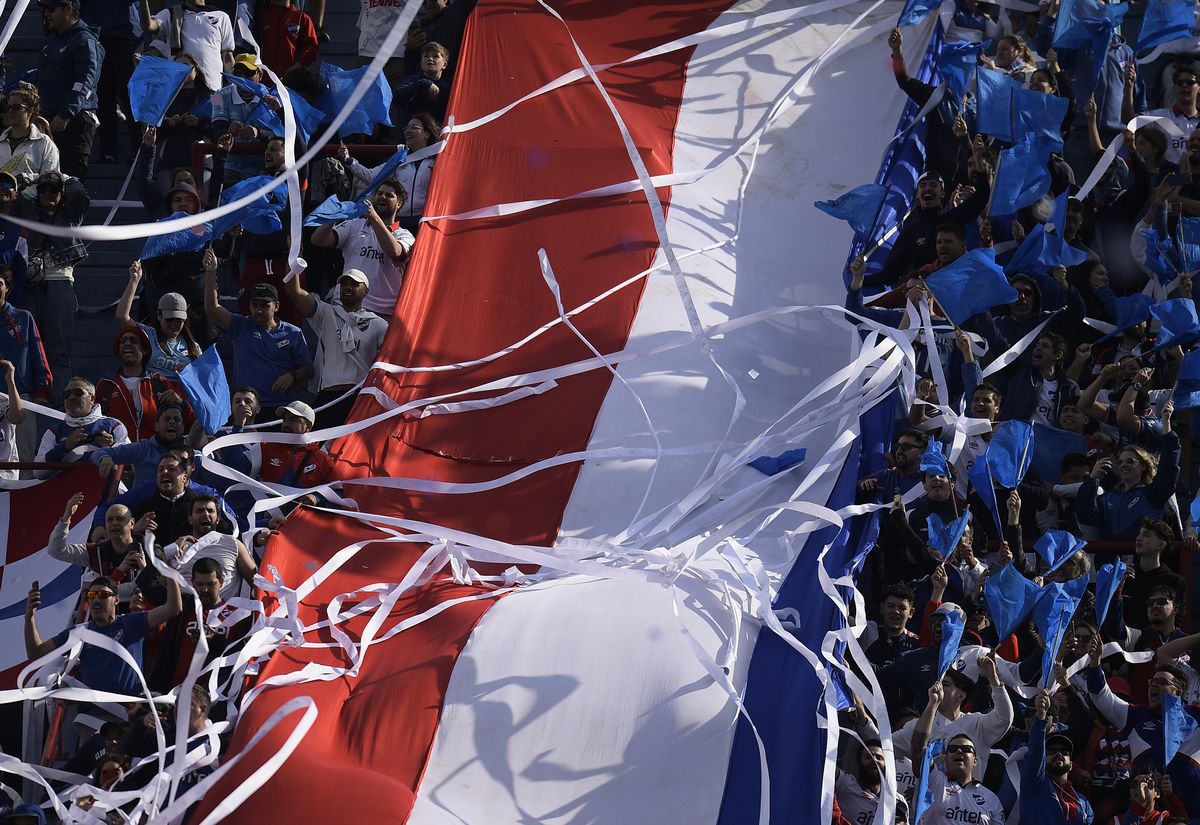 Los desmanes de la hinchada le costaron una sanción a Nacional.