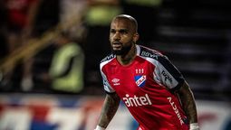 altText(Nacional: esperan a Mejía para el jueves y se le realizarán nuevos estudios)}