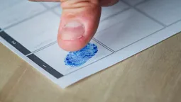 altText(Comenzarán a exigir huellas dactilares en la recolección de firmas para plebiscitos)}