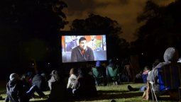 altText(En verano los barrios de Montevideo se convierten en salas de cine)}