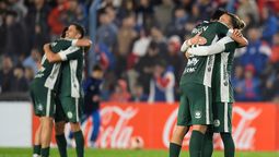 altText(Plaza le ganó a Racing en los penales y será rival de Peñarol en la final)}