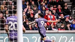 altText(Impresionante gol de Darwin Núñez en el triunfo de Liverpool)}