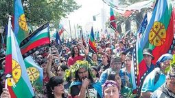 altText(Marchan en Chile por cese de militarización en tierras mapuche)}