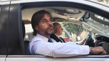 Camionetas Toyota y compras estatales: las adjudicaciones a AYAX durante el gobierno de Lacalle Pou