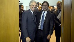 altText(Lacalle Pou sobre reunión con Vázquez: “Nos anunciaron apertura de información y trabajo bilateral”)}