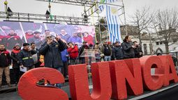 altText(Acuerdo histórico: Sunca y las cámaras firmaron reducción de la jornada laboral)}