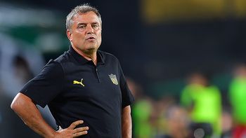 Diego Aguirre define los once de Peñarol para enfrentar a Progreso.