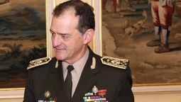 altText(Lo que faltaba: el suegro de Manini Ríos le aconseja a qué partido debe integrarse)}