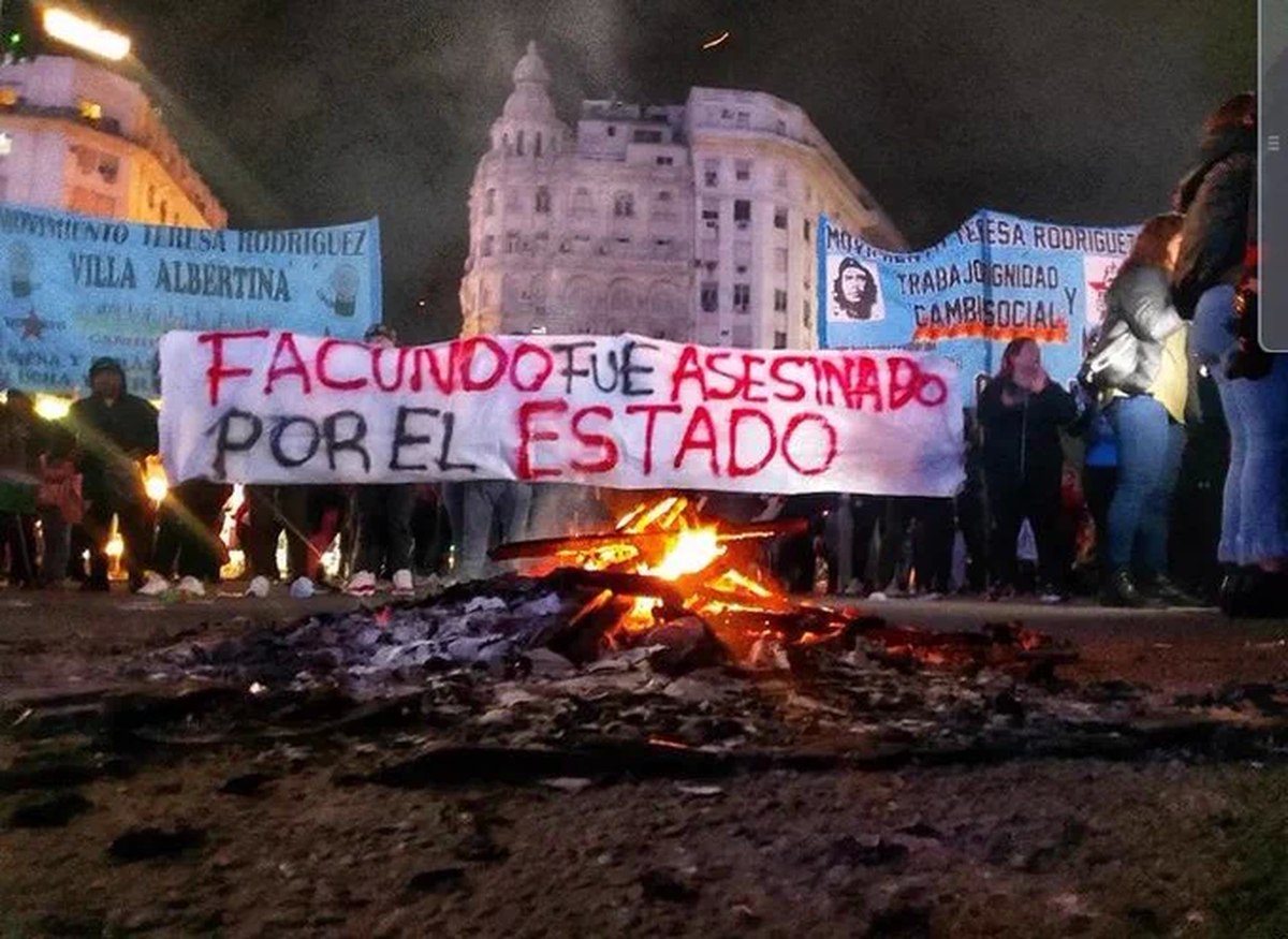 La represión se cobró la vida de un militante.