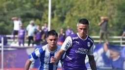 altText(Defensor goleó a Cerro Largo y quedó segundo)}