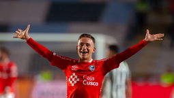 altText(Cienciano dio el batacazo y aplastó a Botafogo en el Sudamericana)}