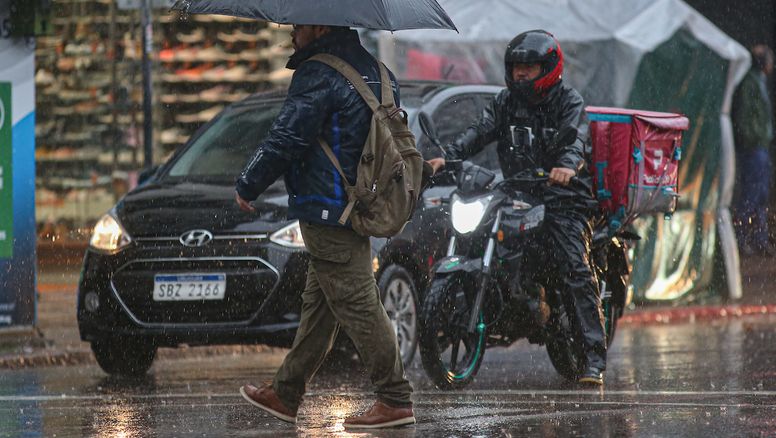 Inumet emitió alerta doble para varios departamentos