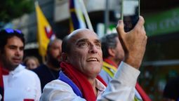 altText(Martínez dio una señal sobre su compañera de fórmula)}