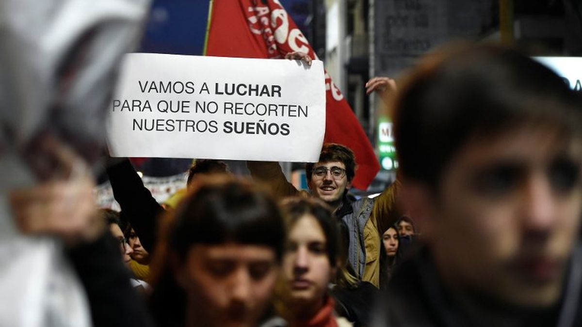 Liceales de Montevideo y Canelones paran en defensa del Bachillerato Diversificado