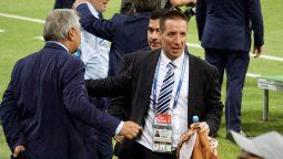 altText(Rodrigo Romano se molestó con Bielsa y explicó por qué se fue de la conferencia)}