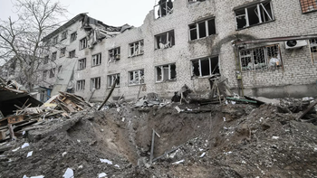 Ucrania bombardeó la ciudad rusa de Tokmak.