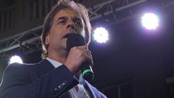 altText(Lacalle pagó para que lo acompañaran periodistas en su gira)}