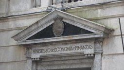 altText(MEF anuncia cumplimiento de las metas fiscales en 2025 y mantiene proyecciones presupuestales)}