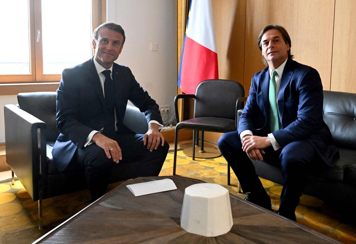 Lacalle Pou y Emmanuel Macron. Foto de archivo
