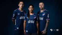 altText(Nacional presentó su nueva camiseta alternativa)}