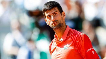 Novak Djokovic se retiró de Roland Garros.
