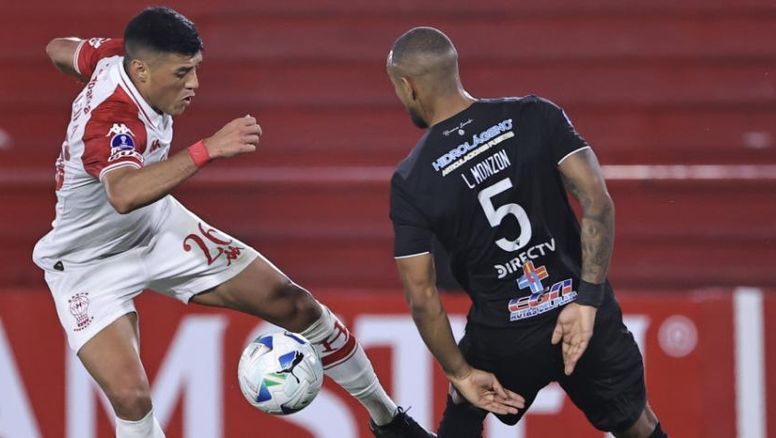 Huracán le dio una paliza a Racing en Parque Patricios y lo dejó último