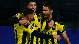 altText(Copa Sudamericana: Peñarol gana 1-0 a River de Paraguay al finalizar primer tiempo)}