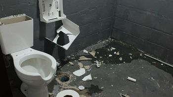 Dos detenidos, personas heridas y destrozos en Peñarol-Cerro