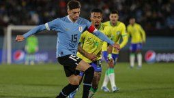 altText(Con dos cambios, Uruguay visita este martes a Brasil en Bahía)}