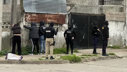 altText(Villa Española: cinco detenidos en allanamientos vinculados a bocas del clan Albín)}