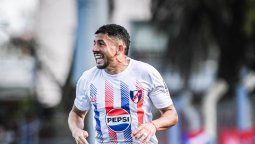 altText(Primera Amateur: Artigas remontó su partido y lidera en solitario)}