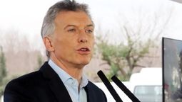 altText(Default en Argentina: la región arde, Uruguay crece)}