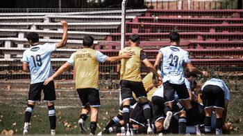 Oriental dio la sorpresa en el comienzo de la Segunda División.
