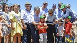 altText(Orsi inauguró cosecha de cebada y anunció nuevas líneas de trabajo para el sector agrícola)}