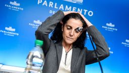 altText(El desbarranco impulsado por la economía)}