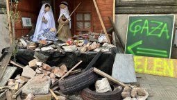 altText(Iglesia Metodista del Uruguay instala pesebre entre escombros en solidaridad con Palestina)}