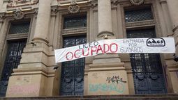 altText(Gremio estudiantil ocupó el liceo IAVA ante falta de respuestas a sus reclamos)}