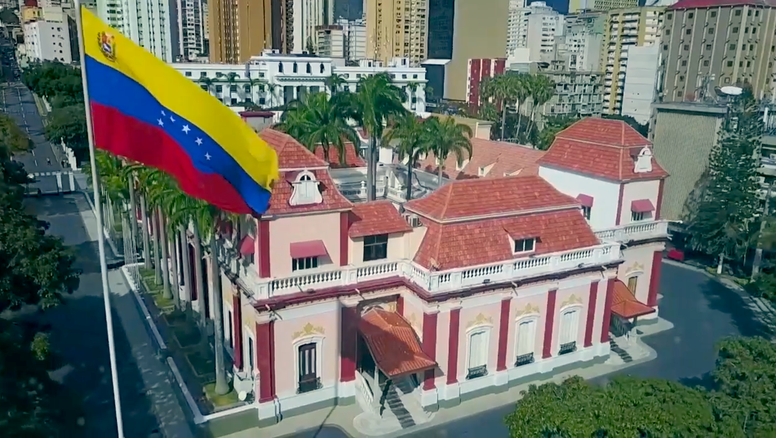 Venezuela: reportan disparos en Miraflores; habrían repelido ataque con drones