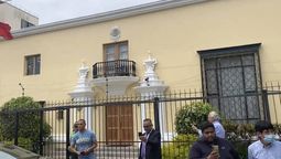 altText(Familia de Pedro Castillo está en embajada de México en Perú)}
