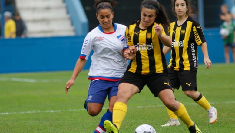 Clásico femenino el domingo 10 a las 10:00 horas por invitación