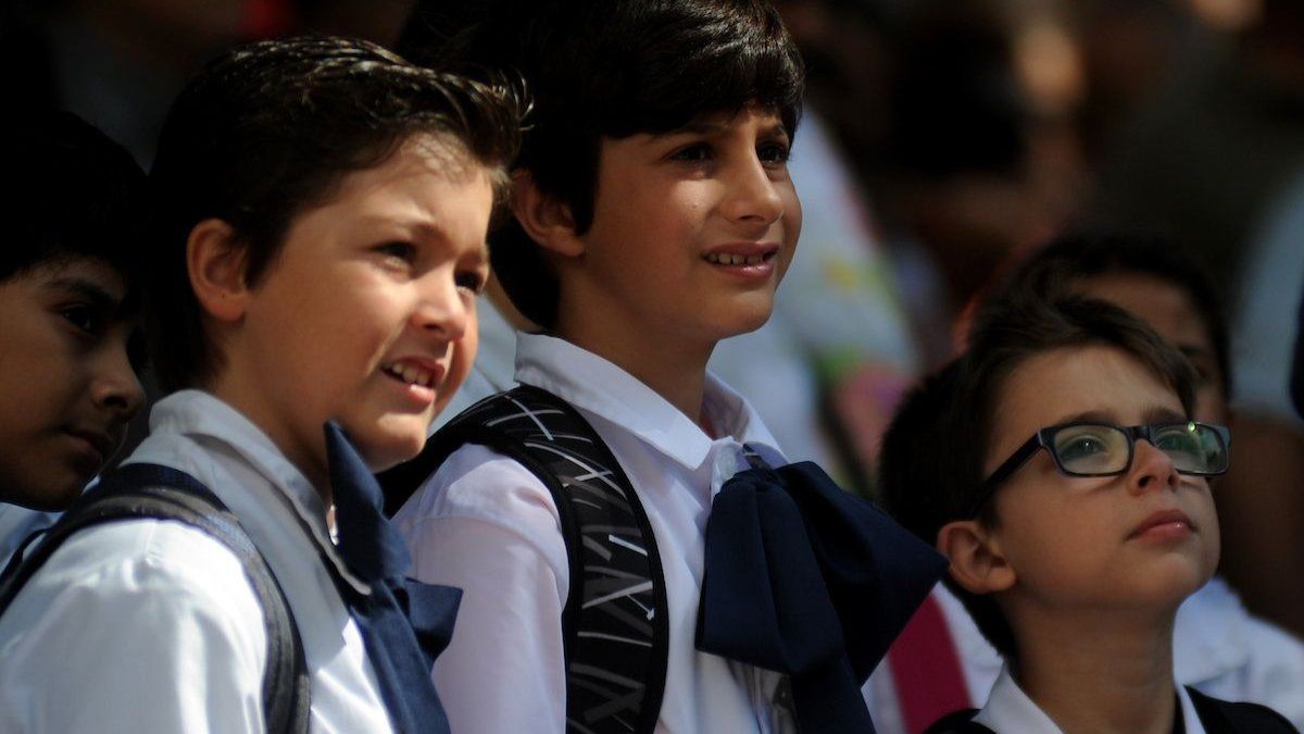 Educación Inicial y Primaria - Caras y Caretas