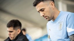 altText(Uruguay empezó a entrenar con bajas sensibles)}