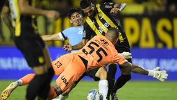 altText(Peñarol no pudo con Torque y el partido terminó dos a dos)}