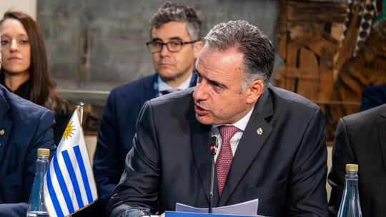 Presidente Yamandú Orsi en la cumbre del Mercosur.