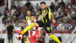 altText(Peñarol se impuso por 2 a 0 a River Plate en el Campeón del Siglo)}