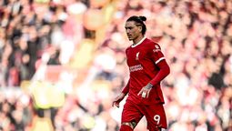 altText(Asistencia de Darwin Núñez para el triunfo de Liverpool)}